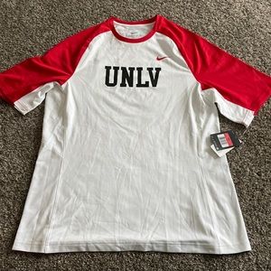 Mens Nike basketball top. Dri-Fit, size large.